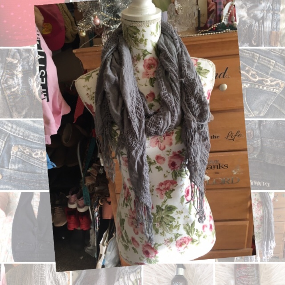 Grey Scarf - Picture 2 of 5